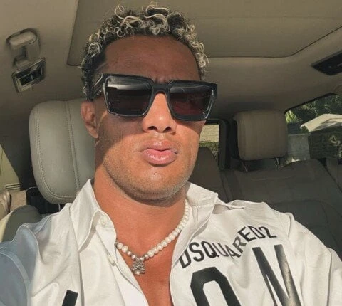 داخل منزل في صربيا.. محمد رمضان يكشف عن أحدث ظهور له (فيديو)شارك الفنان محمد رمضان، عبر حسابه الرسمي بموقع تداول الصور والفيديوهات إنستجرام أحدث ظهور