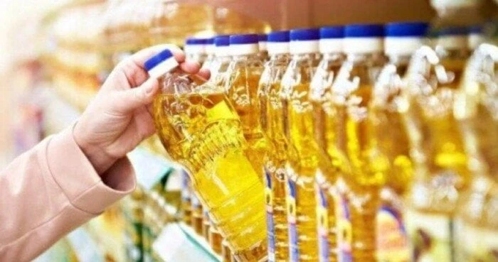 سعر زيت الطعام على بطاقات التموين خلال أغسطس 2024سعر زيت الطعام.. تستمر وزارة التموين والتجارة الداخلية، في توفير العديد من السلع الغذائية على بطاقات