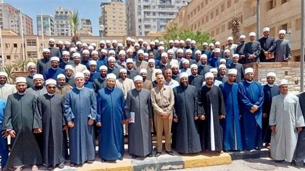 غدا.. أكاديمية الأزهر تطلق فعاليات دورة إعداد الداعية المعاصرتبدأ غدا الأحد فعاليات دورة إعداد الداعية المعاصر، التي تنظمها أكاديمية الأزهر العالمية لتدريب الأئمة والوعاظ بالتنسيق 