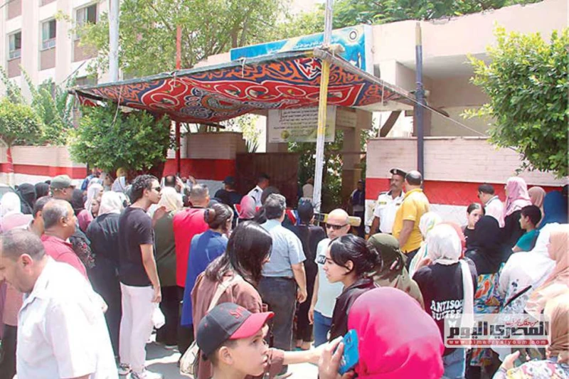 الثانوية العامة 2024 الدور الثاني.. 7 آلاف طالب وطالبة يؤدون امتحان اللغة العربية بالإسكندرية الثانوية العامة 2024 الدور الثاني ، أدى 7 آلاف طالب