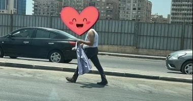 الرزق يحب الخفية.. كواليس حكاية صاحب صورة قميص الإنترفيو على فيسبوك المرأة والمنوعات شاهد المقال التالي من صحافة مصر عن الرزق يحب الخفية كواليس حكاية