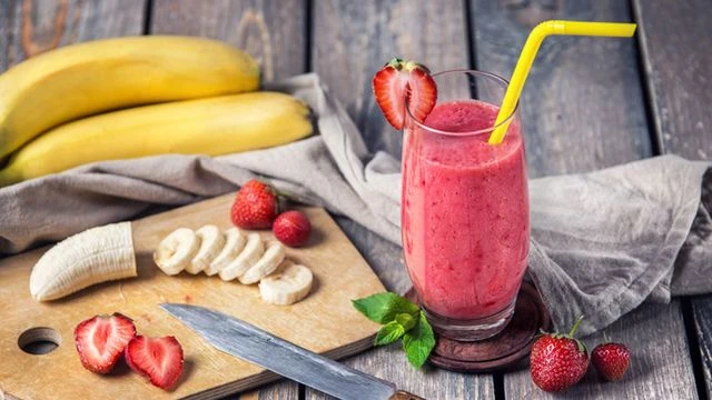 طريقة عمل عصير الكوكتيل.. وصفة منعشة وفواكه متنوعةعصير الكوكتيل هو من العصائر اللذيذ والمنعشة يمكن تحضيره باستخدام مجموعة متنوعة من الفواكه الطازجة.