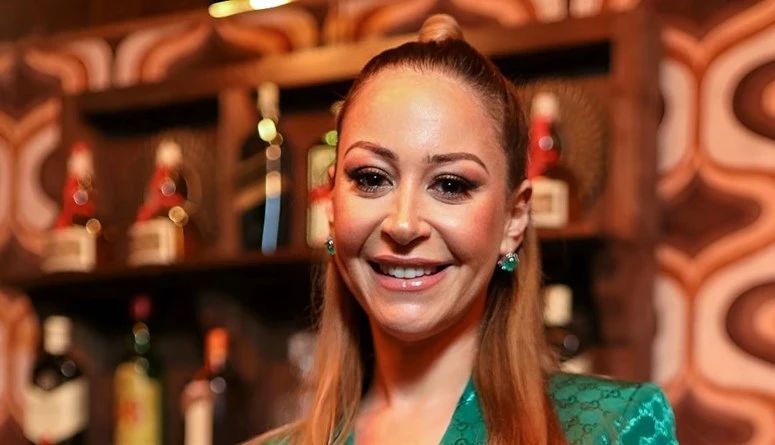 تأجيل عرض فيلم الهوى سلطان رغم حماسة صناعهقررت الشركة المنتجة لفيلم الهوى سلطان، الذي تلعب بطولته الممثلة منة شلبي، تأجيل موعد عرضه إلى تاريخ غير