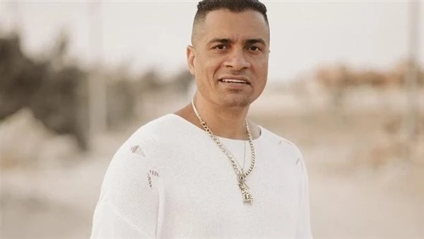 رغم مشاركتهما في حفل معا.. مصطفى كامل يوقف حسن شاكوشأصدر الفنان مصطفي كامل، قرارا بوقف الفنان حسن شاكوش، عن الغناء لحين التحقيق معه فى نقابة