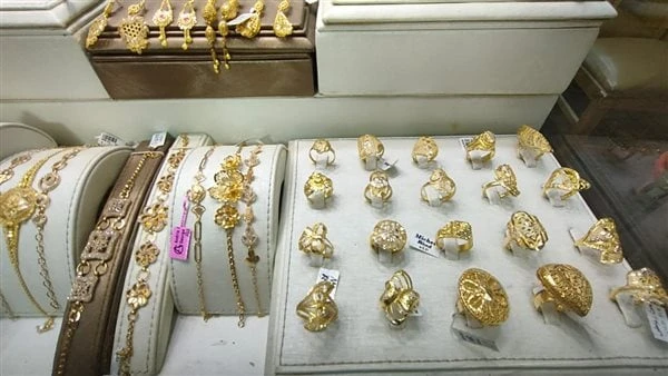 سعر أغلى جرام ذهب اليوم الأحد 11-8-2024استقر سعر أغلى أعيرة الذهب وهو سعر عيار 24 الأكثر قيمة نحو 3862 جنيها للبيع و 3885 جنيها للشراء، وذلك في أول