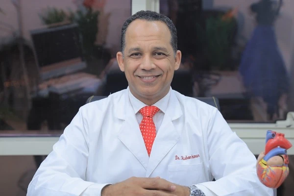 د. هشام عمار الصيام المتقطع وصحة القلب.هل صحيح أنه في بعض الأحيان يمكن لاتباع نظام غذائي للصيام أن يقلل من خطر الإصابة بمرض القلب؟ربما.. يعني الصيام