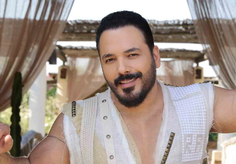 أهلا بالجمال تتقدم بالارقام على وقع نجاح حفلات رامي عياش لا زال الفنان اللبناني، رامي عياش، يحتفل بنجاح أغنيته الجديدة أهلا بالجمال، التي تخطت حاجز