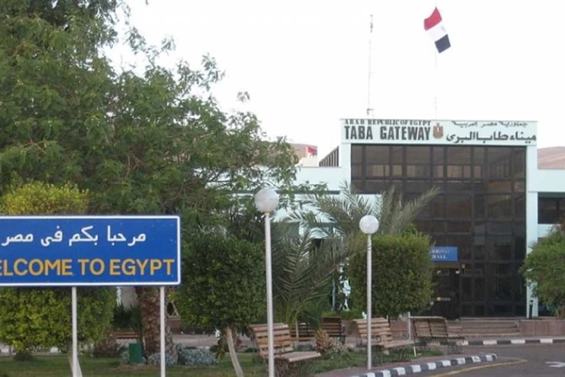 القاهرة الإخبارية: حادث طعن لعدد من السائحين في طابا أفادت قناة القاهرة الإخبارية، في نبأ عاجل، نقلا عن مصدر رفيع المستوى، أعلن عن وقوع حادث طعن لعدد من السائحين في طابا، مضيفا: نن