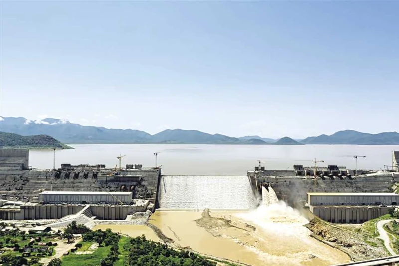 حصة مصر كاملة وزيادة هذا العام .. عباس شراقي يكشف تطورات كبيرة في سد النهضة قال الدكتور عباس شراقى، أستاذ الجيولوجيا والموارد المائية بجامعة القاهرة،