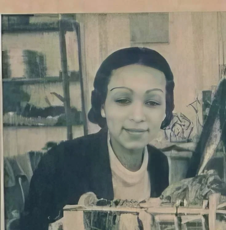 تمصير مهنة المونتير وكلهن أنسات وسيداتفى بداية السينما المصرية مكنش فيه أى ستات شغالة فى المونتاج.. لان مكنش فى مصر استديوهات أصلا.. وكانوا بيصوروا