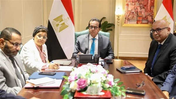 وزير الصحة : وضع حلول متطورة بمجالات الاستشارات والخدمات البحثية الطبيةعقد الدكتور خالد عبدالغفار نائب مجلس الوزراء ووزير الصحة والسكان، اجتماعا مع