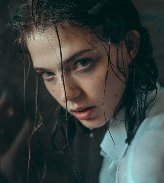 رواية هوية غامضة كاملة جميع الفصول بقلم نعمه احمد _اتكلم بعد سكوت طويل:أنت طالق يا اميرهشوفت دموعه وقام من جنبى ، بعد شويه واتكلم وهو مدينى ضهره :انتى مش مضطره تمشي خليكى هنا عالاق