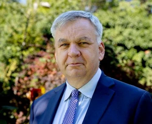 سفير ألمانيا الجديد يسلم أوراق اعتمادة للخارجية المصرية أحمد الشرقاوىسلم يورجن شولتس السفير الألماني الجديد لدى جمهورية مصر العربية نسخة من أوراق اعتماده إلى السفير أشرف الديب، الق