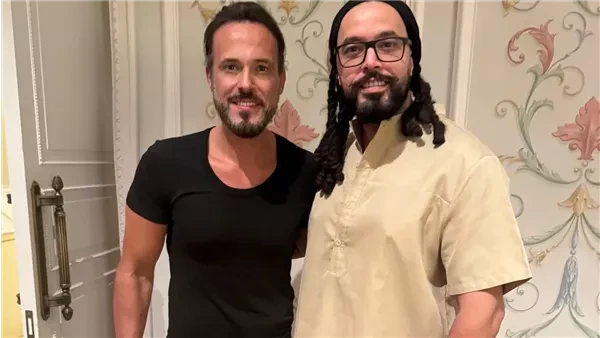 بعد 15 عاما.. يوسف الشريف يلتقي عبد الفتاح الجرينيالتقى الفنان يوسف الشريف بالفنان عبد الفتاح الجريني في دبي وذلك خلال زيارة خاصة للمدينة وحرصا على