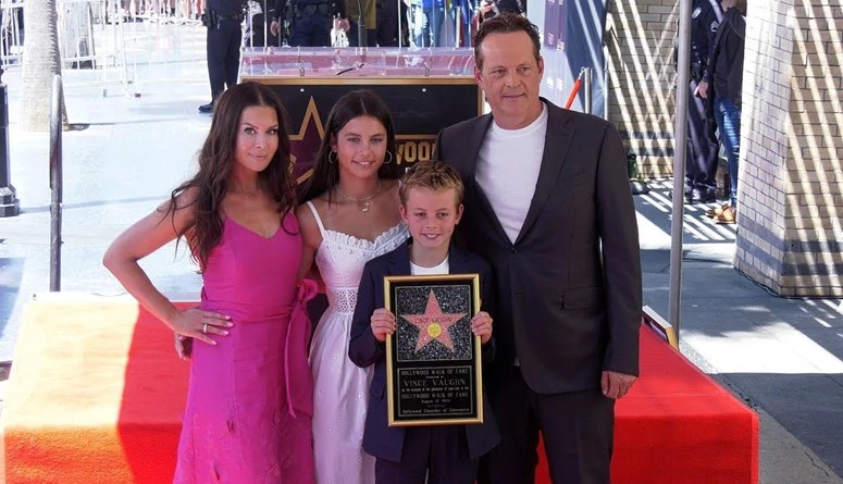 فينس فون يحصلى على نجمته بممشى المشاهير في هوليوودكرم الممثل والمنتج الأميركي فينس فون بنجمة تحمل اسمه على ممشى المشاهير في هوليوود، أمس الإثنين،