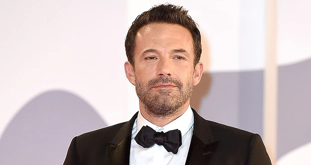 بعد تأكيد طلاقه من جينيفر لوبيز.. بن أفليك يتسكع مع شابة تصغره ب16 عاما تعرف على التالي بعد تأكيد طلاقه من جينيفر لوبيز.. بن أفليك يتسكع مع شابة