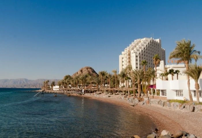 مصدر أمني: إصابة 4 مصريين بينهم حالة خطيرة في مشاجرة طابا قال مصدر أمني مسؤول، إن المشاجرة في طابا أسفرت عن إصابة العامل المصري بإصابات بالغة