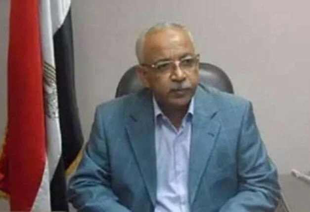 عبد المنعم الجمل يشيد بقرار وزير العمل بشأن توزيع مقابل خدمة المنشآت السياحية استنادا لحكم الدستورية العليا عبد المنعم الجمل، رئيس الاتحاد العام