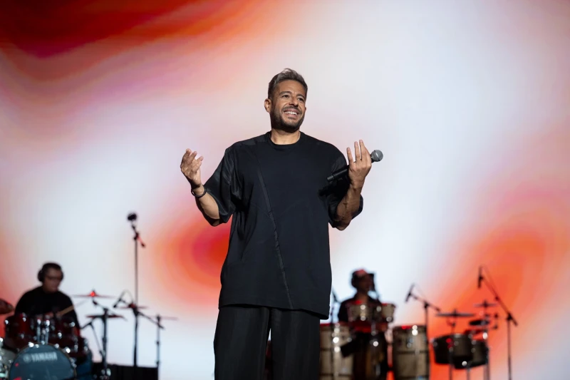 بالصور- محمد حماقي يتألق في حفل استثنائي ضمن جولة المملكة أحيا الفنان المصري، محمد حماقي، أمس الخميس، حفلا فنيا جماهيريا، على مسرح محمد عبده آرينا،