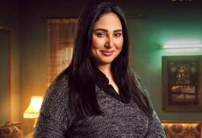 رحاب الجمل بائعة مستحضرات تجميل في مسلسل برغم القانون اقتربت الفنانة رحاب الجمل، من الانتهاء من تصوير مشاهدها في مسلسل برغم القانون بطولة الفنانة إيمان العاصي، والمقرر عرضه خلال ال