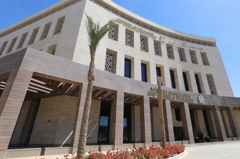 قبل بداية العام الدراسي .. تعرف علي مصروفات المدارس الرسمية المتميزة للغات 2025 أعلنت وزارة التربية والتعليم والتعليم الفني، مصروفات المدارس الرسمية