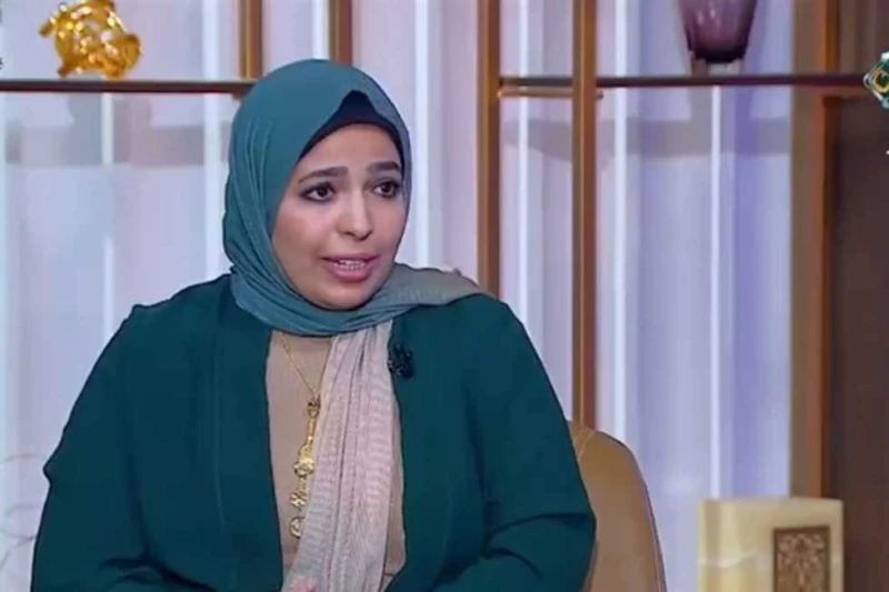 أمينة الفتوى توضح الفرق بين الفقير والمسكين وابن السبيل(فيديو) أجابت الدكتورة زينب السعيد، أمينة الفتوى بدار الإفتاء المصرية، حول الفرق بين المسكين