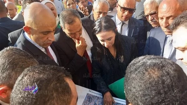 وزيرا التعليم والتضامن الاجتماعي يتفقدان قطعة أرض لإنشاء مجمع مدارس بالمرجتفقد اليوم محمد عبد اللطيف وزير التربية والتعليم والتعليم الفنى والدكتورة