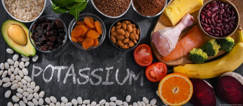 أطعمة غنية بالبوتاسيوم ضرورية لمرضى الضغط المرتفعذكرت جمعية القلب الأمريكية، على موقعها الرسمي، أن البوتاسيوم يعد من أهم العناصر الغذائية لمرضى الضغط