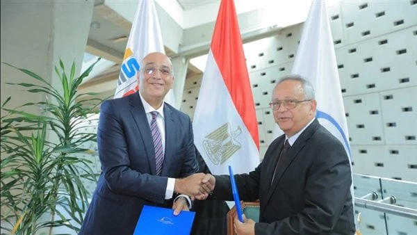 جهاز تنمية المشروعات يتعاون مع مكتبة الإسكندرية لتأهيل الشباب على ريادة الأعمالوقع باسل رحمي، الرئيس التنفيذي لجهاز تنمية المشروعات، والدكتور أحمد