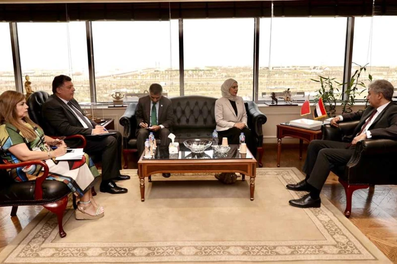 وزير السياحة يلتقي سفيرة البحرين بالقاهرة لمناقشة تعزيز سبل التعاون (تفاصيل) استقبل شريف فتحي وزير السياحة والآثار، بمكتبه بمقر الوزارة بالعاصمة