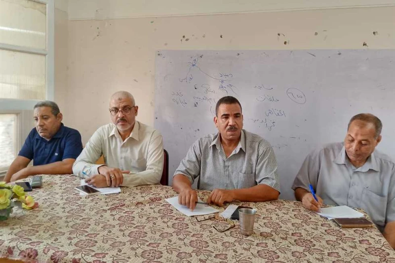 استعدادا للعام الدراسي.. مدير تعليم قوص يعقد سلسلة اجتماعات مع مديري المدارس والموجهين عقد عبدالله القبانى، مدير عام إدارة قوص التعليمية بمحافظة قنا،