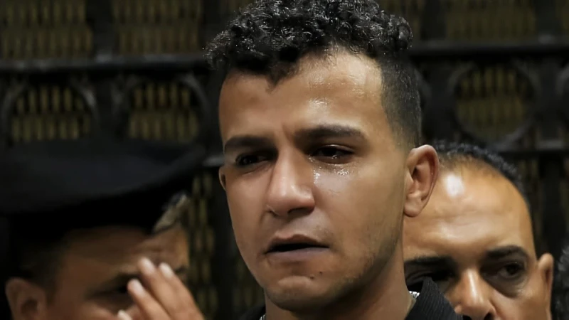 القصة الكاملة لقضية عصام صاصا من حفلات دبي ل سجن الكيلو 10عصام صاصا , تم ترحيل المطرب الشعبي إلى سجن الكيلو 10.5 في الجيزة ، وذلك لتنفيذ حكم صادر ضده