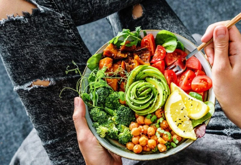 نظام غذائي للوقاية من الالتهابات وأطعمة محظورةيعاني جميع الناس في مختلف فترات حياتهم وعلى اختلاف أعمارهم من الإصابة بالالتهابات بشكل عام، ورغم توفر