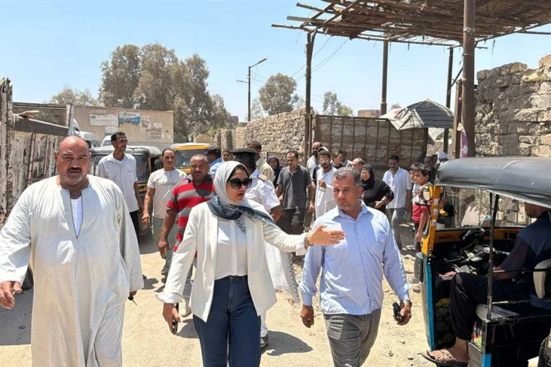 نائب محافظ القليوبية تقود حملة لإزالة الإشغالات بسوق الخانكه قادت الدكتورة إيمان ريان نائب محافظ القليوبية، السبت، حملة لإزالة إشغالات سوق الخانكه المجاور للسكه الحديد وتوسعته، وذل