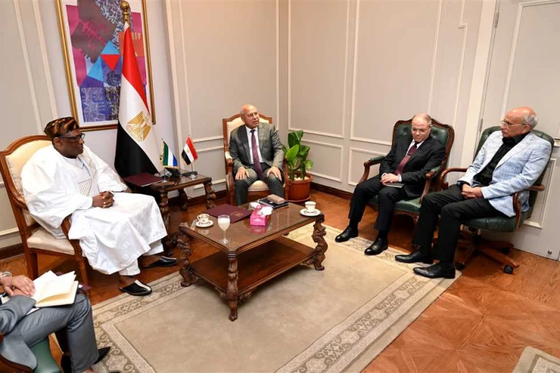 وزير الصناعة يستقبل السفير السيراليوني بالقاهرة لبحث التعاون المشترك استقبل الفريق كامل الوزير، نائب رئيس مجلس الوزراء للتنمية الصناعية وزير الصناعة