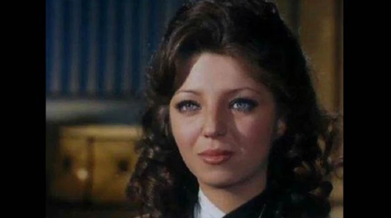 هدى رمزي ل شيرين عبدالوهاب: فوقي وارجعي تاني لجمهورك علقت الفنانة المعتزلة هدى رمزي، على أزمة الفنانة شيرين عبدالوهاب، التي مرت بها مؤخرا، مشيرة إلى