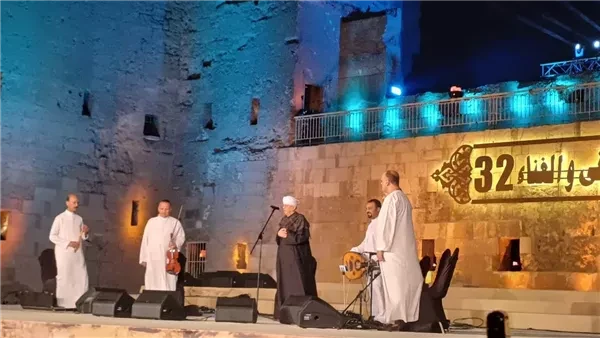 أناشيد الدينية وابتهالات.. ياسين التهامي يبدأ حفله بمهرجان القلعة للموسيقى والغناءبدأ الشيخ ياسين التهامي، حفله المقام حاليا ضمن فعاليات مهرجان قلعة