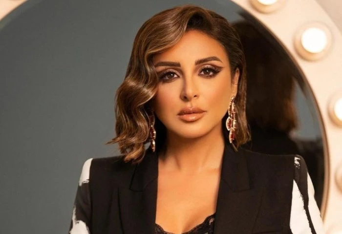 بعد غياب 4 سنوات، أنغام تطرح أغنية اسكت ضمن ألبومها الجديد تعود أنغام للساحة الفنية بعد غياب 4 سنوات عن إصدار أي ألبوم لها، وتطرح أغنية اسكت من ألبوم