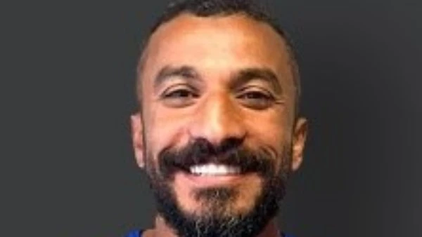 حسام عرفات يبتلع لسانه وينقل إلى المستشفى تعرض حسام عرفات لاعب بورفؤاد لبلع لسانه، خلال مباراة فريقه الودية أمام نادي الجمارك، ضمن استعدادات الفريقين للموسم الجديد بدوري القسم الثا