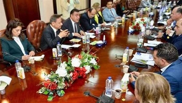 الأعلى للإعلام يوصي بضبط مدد الإعلانات ووقت البرامج الحواريةاتفقت القيادات الإعلامية على عدد من التوصيات منها ضرورة ضبط مدد الإعلانات ووقت البرامج الحوارية، وذلك خلال الجلسة الثاني