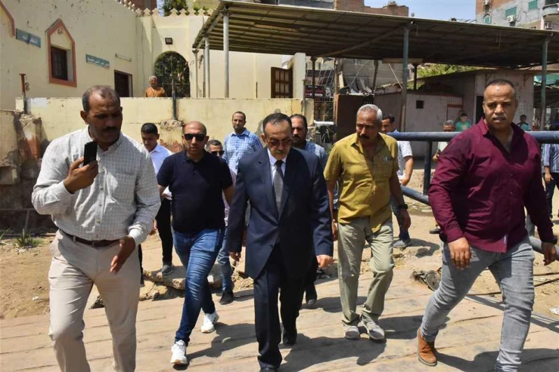 محافظ أسيوط يتفقد كورنيش النيل ومرسى العبارات النهرية بمدينة أبوتيج تفقد اللواء دكتور هشام أبوالنصر محافظ أسيوط، كورنيش النيل ومرسى العبارات بمدينة أبوتيج ضمن الجولات الميدانية لتف