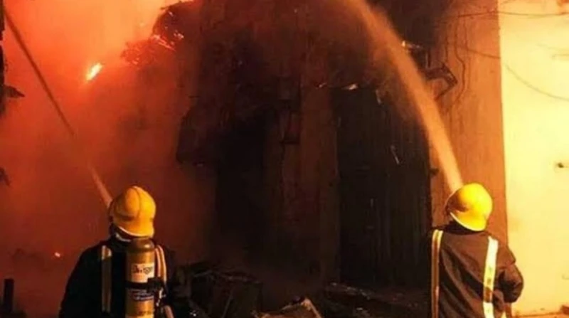 الحماية المدنية تسيطر على حريق بمطعم في بولاق الدكرور سيطرت قوات الحماية المدنية بالجيزة على حريق اشتعل داخل مطعم مأكولات بمنطقة بولاق الدكرور، وذلك