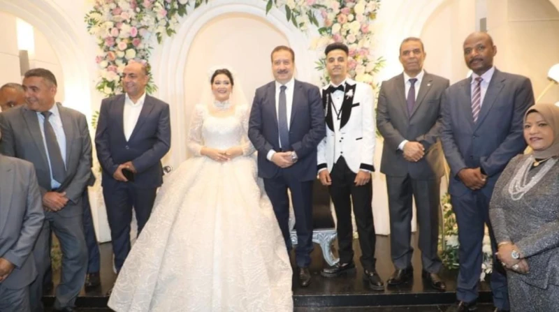 محافظ المنوفية يتكفل بمصاريف حفل زفاف عروسين يتيمين تكفل اللواء إبراهيم أبو ليمون، محافظ المنوفية، بمصاريف حفل زفاف عروسين يتيمين من مؤسسة تربية البنين والبنات التابعة لجمعية الهلا