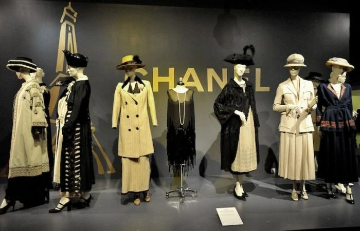 تعتبر غابريل شانيل أو كما عرفت بكوكو شانيل، من أبرز الشخصيات النسائية المؤثرة في عالم الموضة. هي مصممة أزياء فرنسية شهيرة ولدت في 19 أغسطس 1883 في