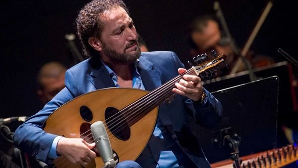 نصير شمة يعلن وفاة شقيقه في أربيل العراقأعلن الموسيقار نصير شمة عبر صفحته الخاصة على موقع التواصل الاجتماعي الفيس بوك، وفاة شقيقه الأكبر باسم شمة عن عمر ناهز التاسعة والستين عاما.و