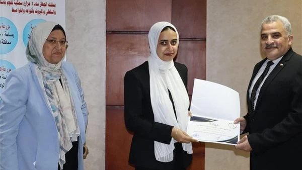 حماية البحيرات يختتم البرنامج التدريبي عن مواصفات إنشاء المزارع والمفرخات وتداول الزريعةاختتم جهاز حماية وتنمية البحيرات والثروة السمكية أمس البرنامج