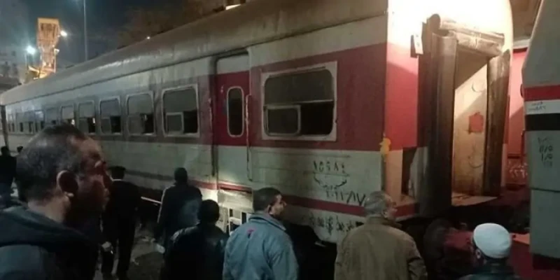 تصادم قطار وسيارة نقل منذ قليل وننشر اسماء الوفيات والمصابينقطار , كشف مصدر طبي عن وقوع حادث تصادم مروع بين قطار وسيارة نقل على طريق القاهرة