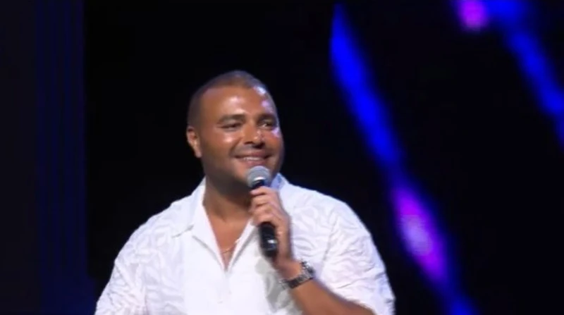 حفل جماهيري كامل العدد.. رامي صبري يشعل موسم جدة (صور) أحيا الفنان رامي صبري، مساء أمس الخميس، حفله الجماهيري الضخم في افتتاح موسم جدة بالسعودية،