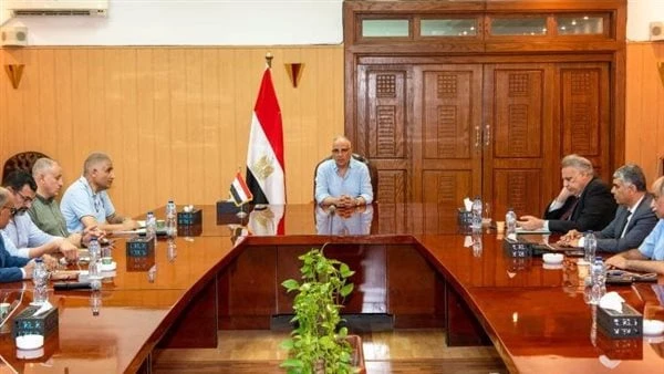 سويلم يشدد على أهمية تسريع وتيرة تنفيذ المشروعات المائيةعقد الدكتور هاني سويلم وزير الموارد المائية والري اجتماعا مع عدد من قيادات الوزارة بمصلحة