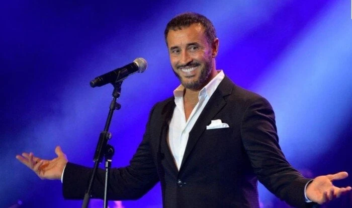 كاظم الساهر يحيي حفلا على مسرح كتارا المكشوف ب قطر في هذا الموعد كاظم الساهرافاق عربيةيستعد الفنان كاظم الساهر، لإحياء حفل غنائي، على مسرح كتارا المكشوف ب قطر، يوم 7 نوفمبر المقبل.